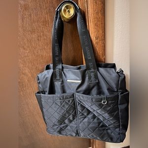 STEVE MADDEN NYLON TOTE/ Excellent Condition/ 3 separate compartments w/zipper